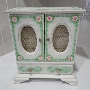 Vintage Musical Jewelry Box